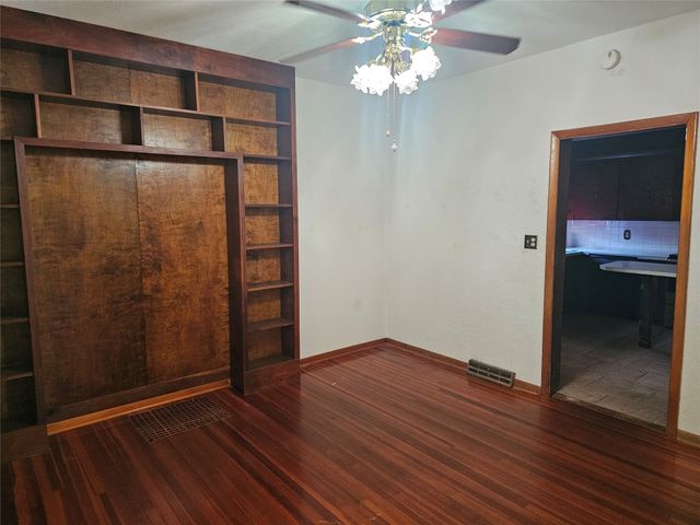 901 W 5th Street, Perry, IA 50220