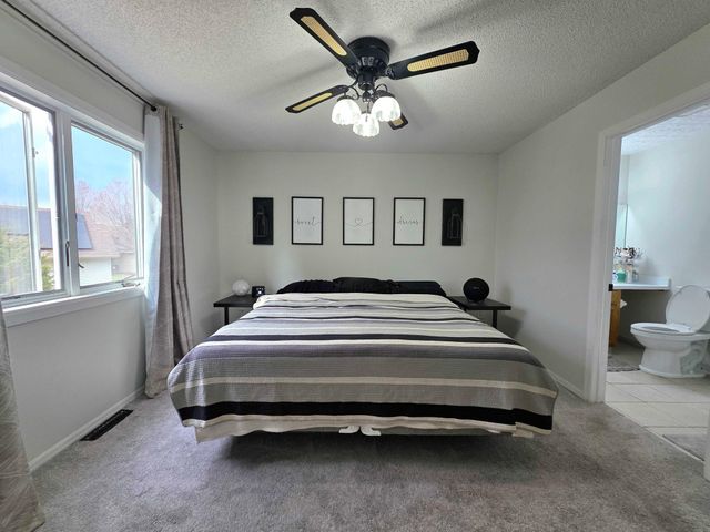 9243 Queens Gardens N, Brooklyn Park, MN 55443