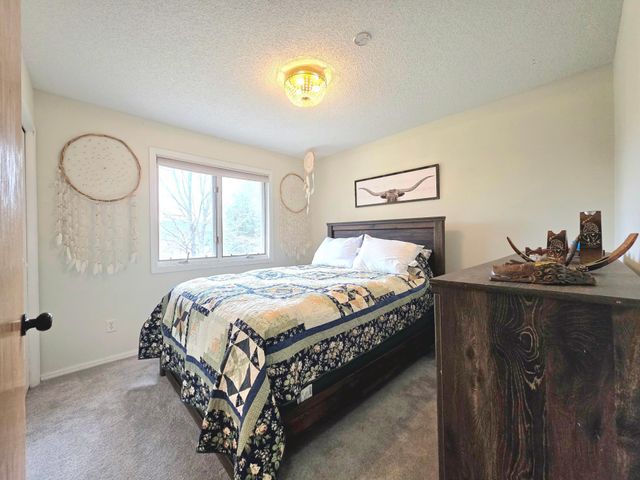 9243 Queens Gardens N, Brooklyn Park, MN 55443