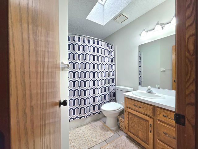 9243 Queens Gardens N, Brooklyn Park, MN 55443