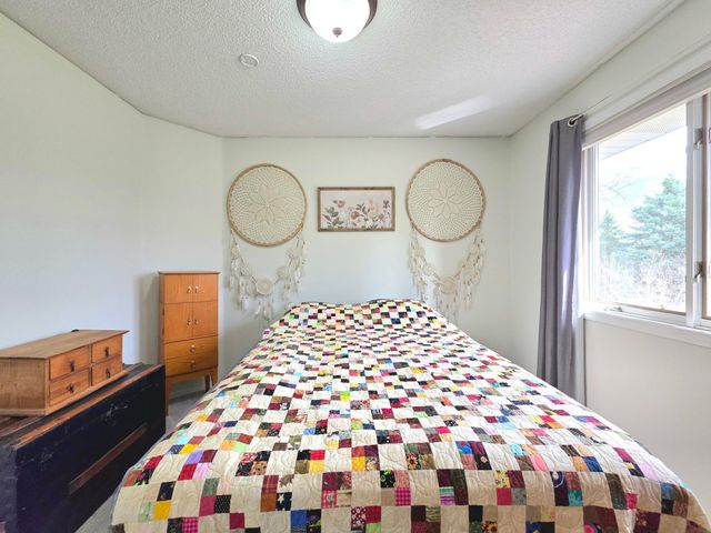 9243 Queens Gardens N, Brooklyn Park, MN 55443