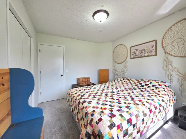 9243 Queens Gardens N, Brooklyn Park, MN 55443