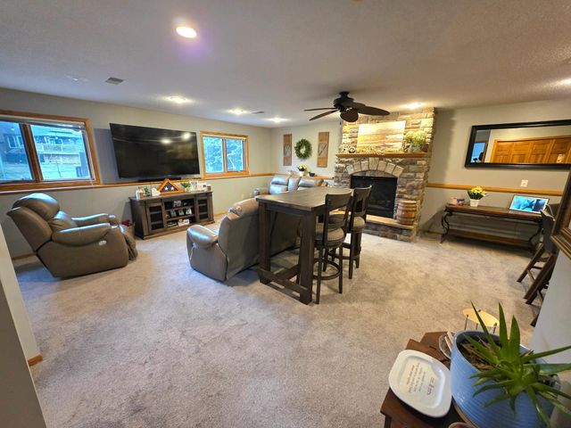 9243 Queens Gardens N, Brooklyn Park, MN 55443