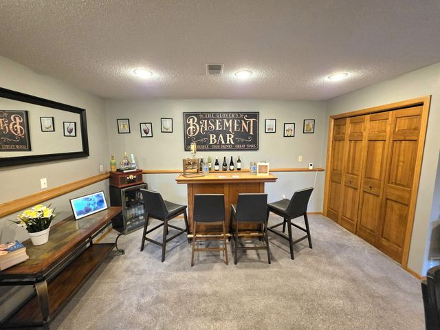 9243 Queens Gardens N, Brooklyn Park, MN 55443