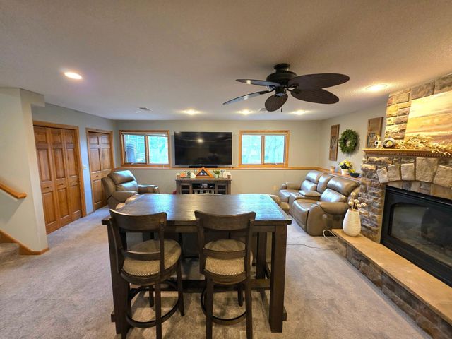 9243 Queens Gardens N, Brooklyn Park, MN 55443