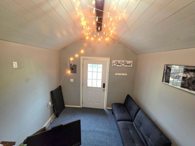 9243 Queens Gardens N, Brooklyn Park, MN 55443