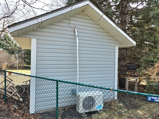 9243 Queens Gardens N, Brooklyn Park, MN 55443