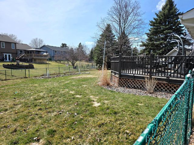 9243 Queens Gardens N, Brooklyn Park, MN 55443