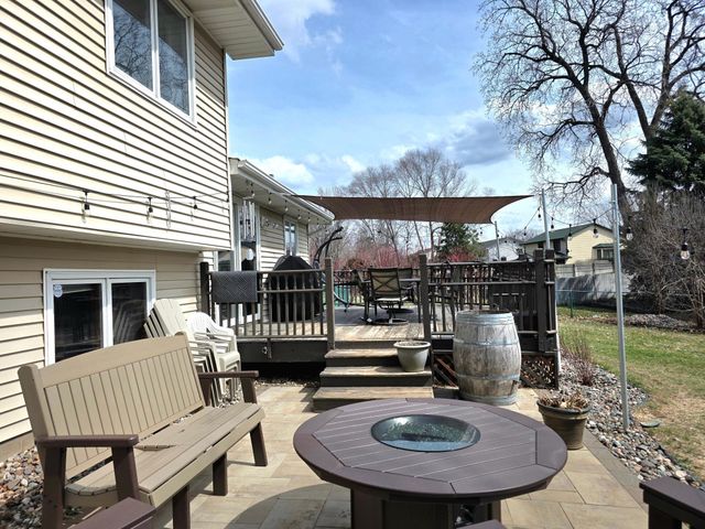 9243 Queens Gardens N, Brooklyn Park, MN 55443