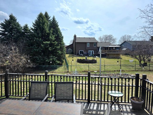 9243 Queens Gardens N, Brooklyn Park, MN 55443