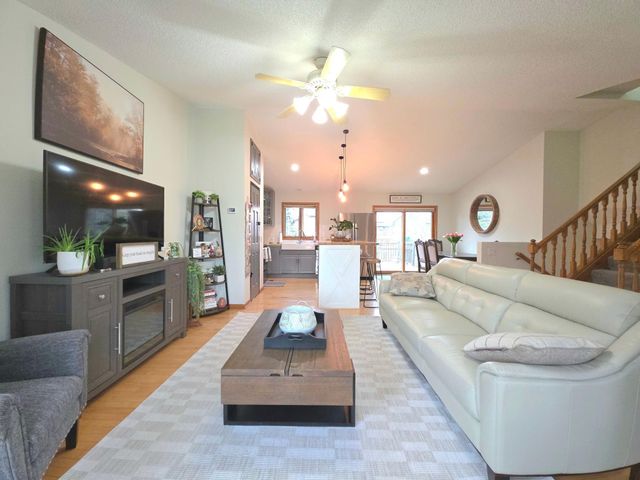 9243 Queens Gardens N, Brooklyn Park, MN 55443