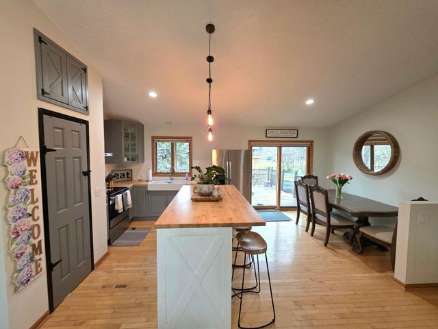 9243 Queens Gardens N, Brooklyn Park, MN 55443