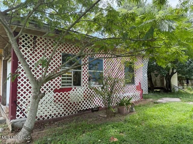 867 Division Street, Biloxi, MS 39530