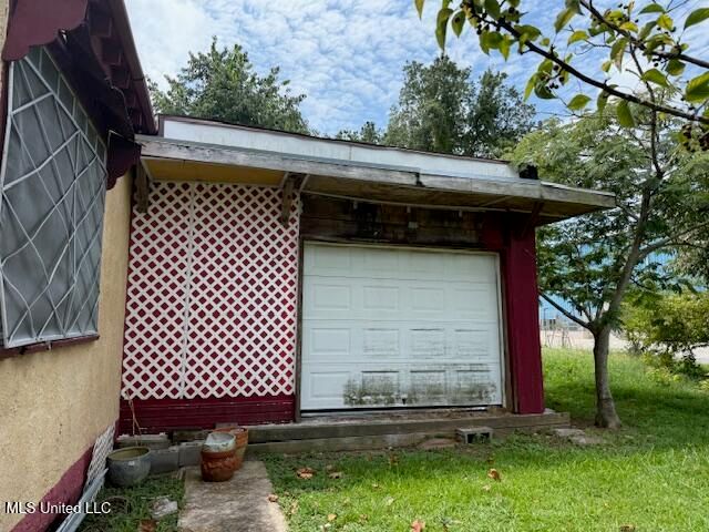 867 Division Street, Biloxi, MS 39530