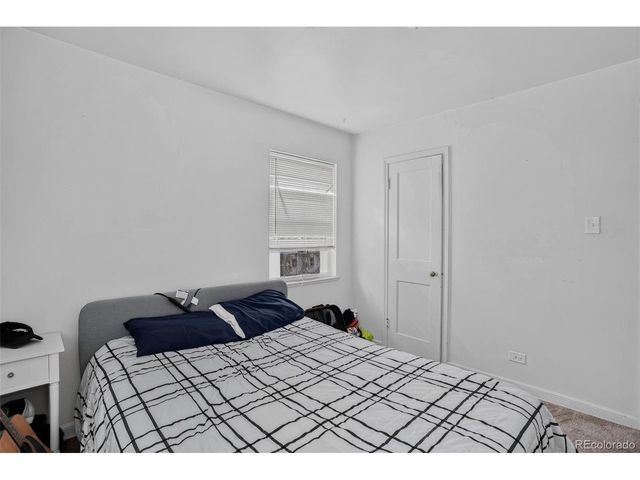 2308 Newport St, Denver, CO 80207