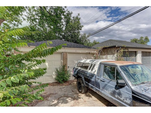 2308 Newport St, Denver, CO 80207