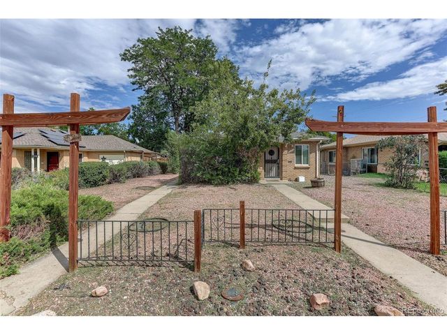2308 Newport St, Denver, CO 80207