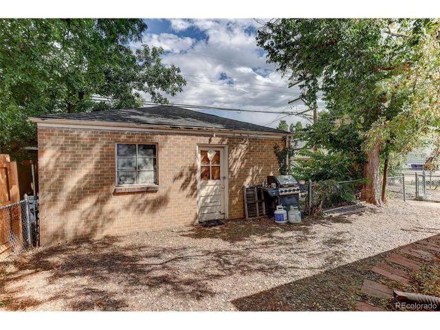 2308 Newport St, Denver, CO 80207