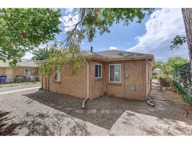 2308 Newport St, Denver, CO 80207