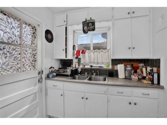 2308 Newport St, Denver, CO 80207