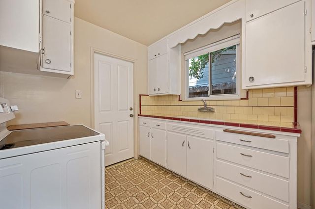 1840 La Jolla Dr, Stockton, CA 95204