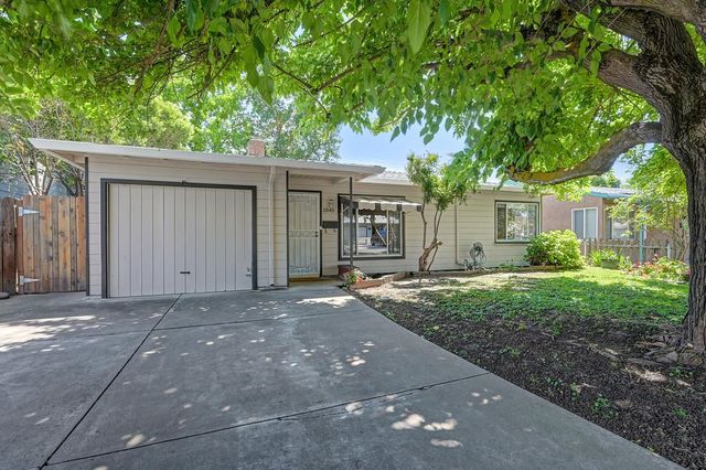 1840 La Jolla Dr, Stockton, CA 95204