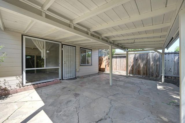 1840 La Jolla Dr, Stockton, CA 95204