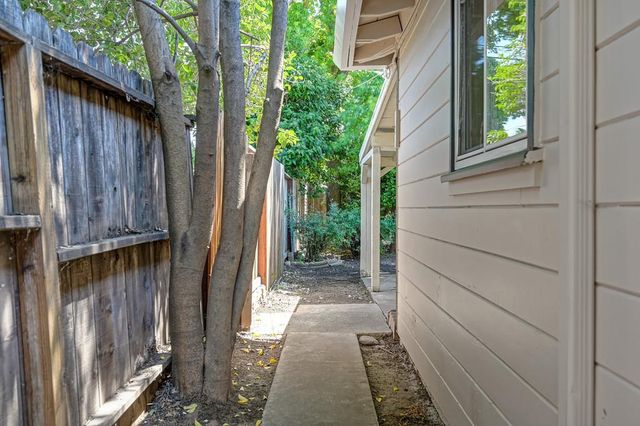 1840 La Jolla Dr, Stockton, CA 95204