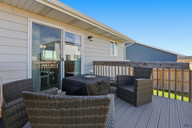 404 YELNER DR, Box Elder, SD 57719