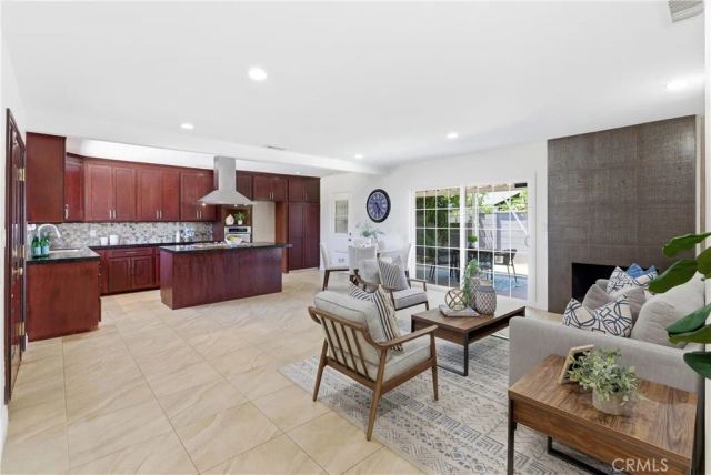 1015 N Modena Place, Anaheim, CA 92801