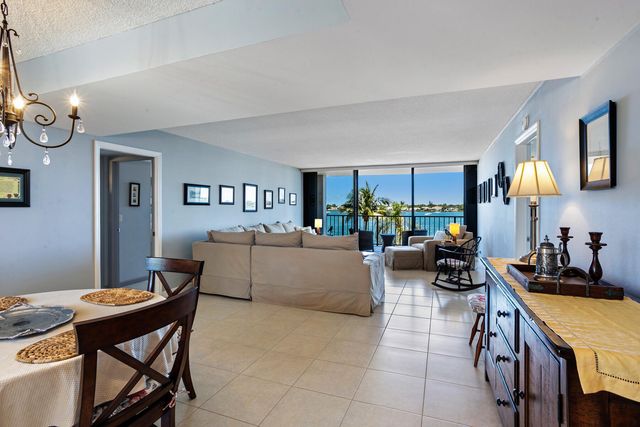 130 LAKESHORE Drive 322, North Palm Beach, FL 33408