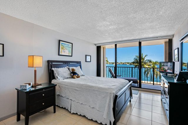 130 LAKESHORE Drive 322, North Palm Beach, FL 33408