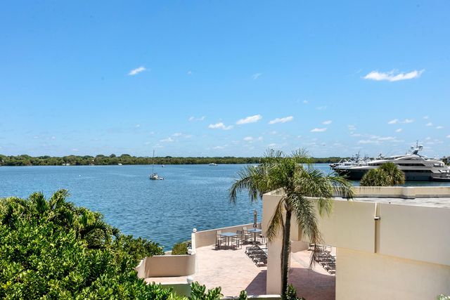 130 LAKESHORE Drive 322, North Palm Beach, FL 33408