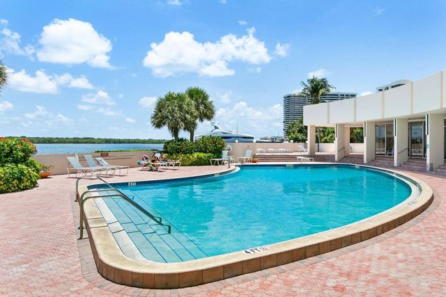 130 LAKESHORE Drive 322, North Palm Beach, FL 33408