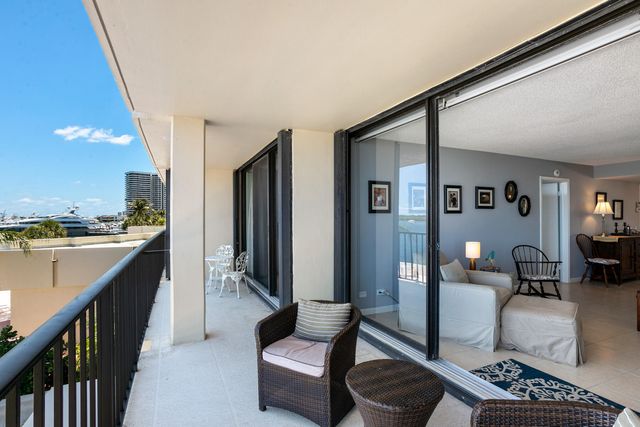 130 LAKESHORE Drive 322, North Palm Beach, FL 33408