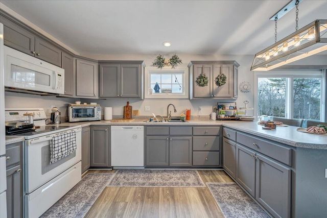 6406 Scruggs RD, Moneta, VA 24121