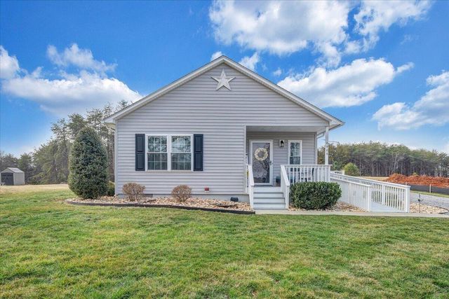 6406 Scruggs RD, Moneta, VA 24121