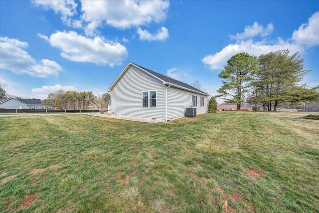 6406 Scruggs RD, Moneta, VA 24121