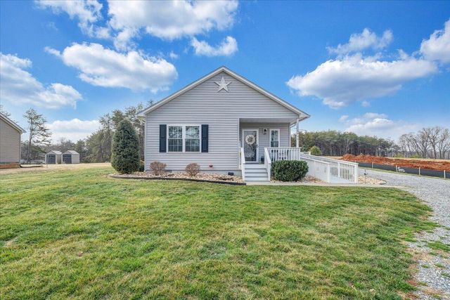 6406 Scruggs RD, Moneta, VA 24121