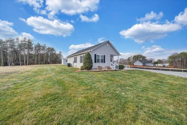6406 Scruggs RD, Moneta, VA 24121