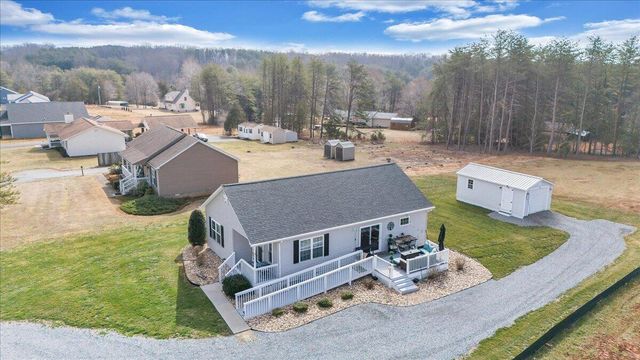 6406 Scruggs RD, Moneta, VA 24121