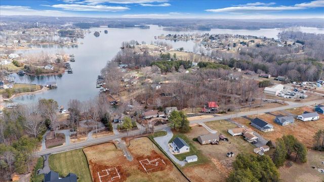 6406 Scruggs RD, Moneta, VA 24121