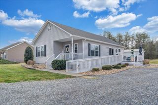 6406 Scruggs RD, Moneta, VA 24121