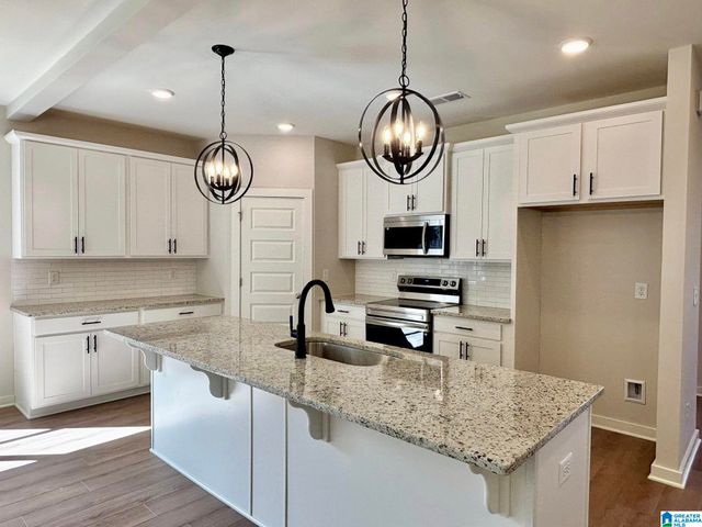 480 TAYLORS WAY, Moody, AL 35004