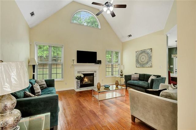 110 Rockglen Court, Fayetteville, GA 30215