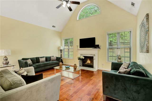 110 Rockglen Court, Fayetteville, GA 30215