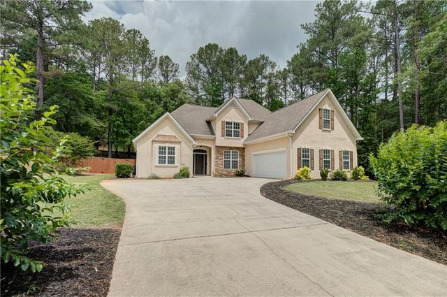 110 Rockglen Court, Fayetteville, GA 30215