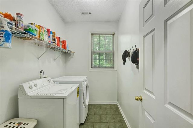 110 Rockglen Court, Fayetteville, GA 30215