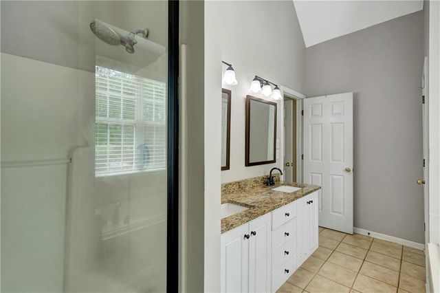 110 Rockglen Court, Fayetteville, GA 30215