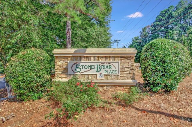 110 Rockglen Court, Fayetteville, GA 30215